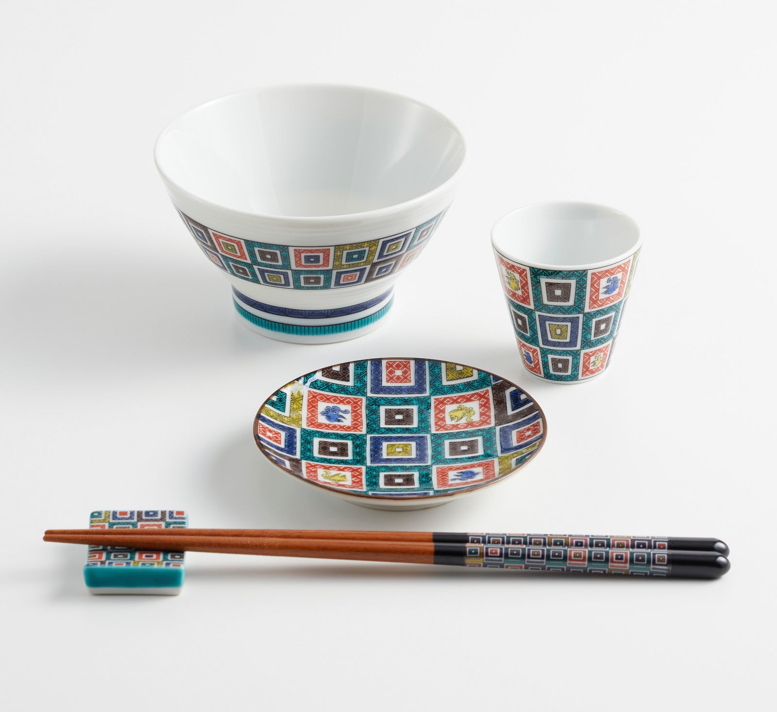 九谷焼　椿窯　吉田洋子作　黒釉金彩　花器　共布共箱　M　R6948B 名品豆皿 吉田屋牡丹花肖柏図 MC-19 – SEIKOU ONLINE